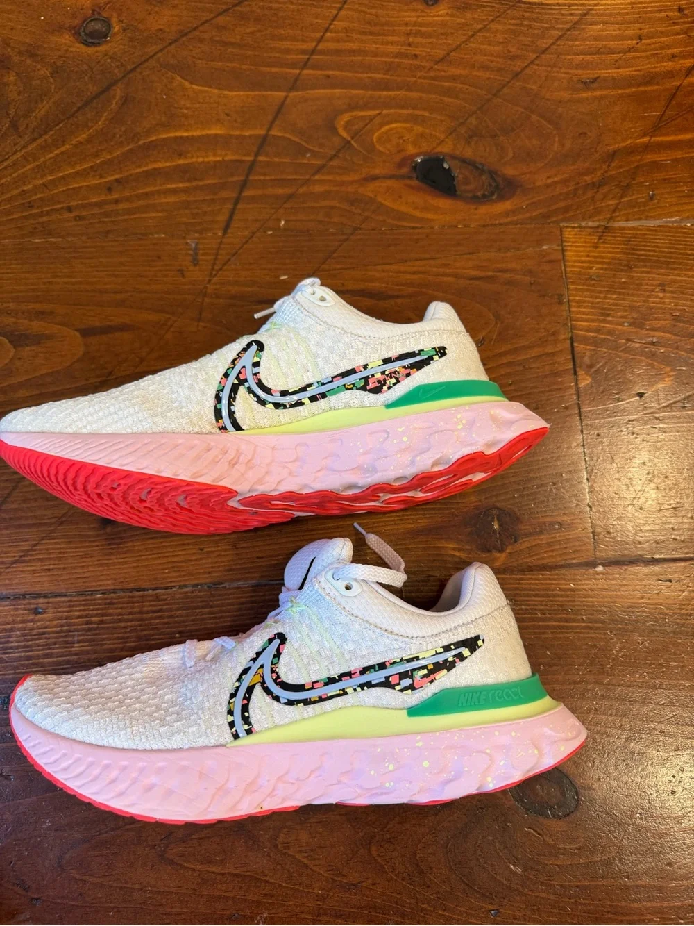 Nike- Infinity React 3 Road Running Shoes. Confetti. Size 9